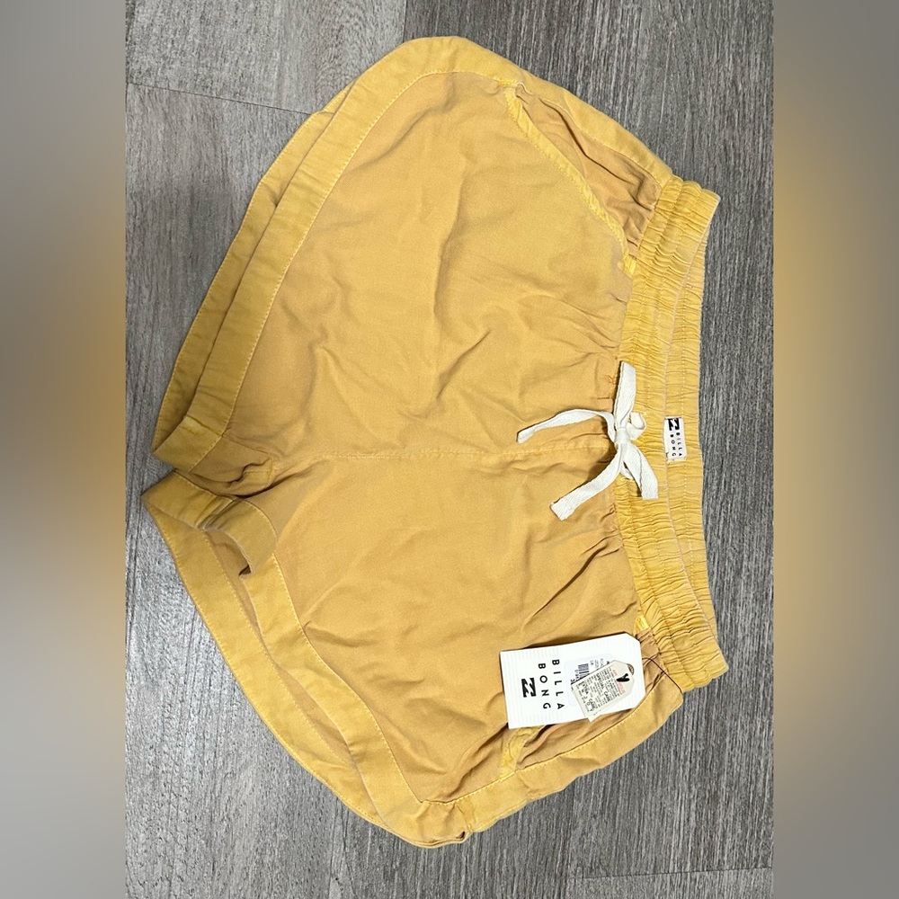 Billabong Road Trippin’ Shorts - Size Small - New with Tags